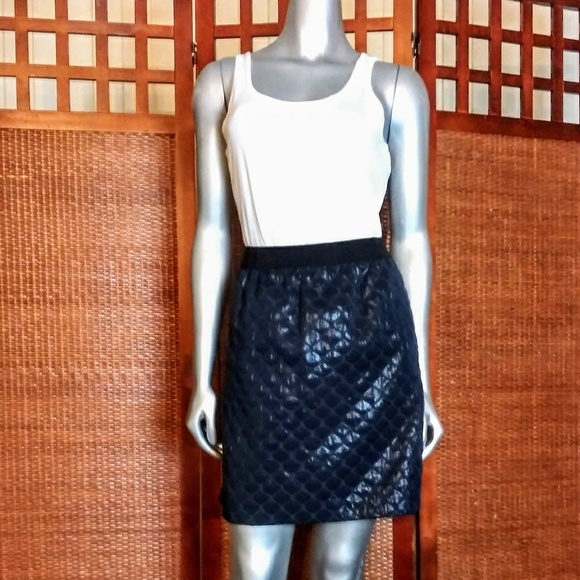 LOFT Dresses & Skirts - ANN TAYLOR LOFT PUFFY NAVY SKIRT
